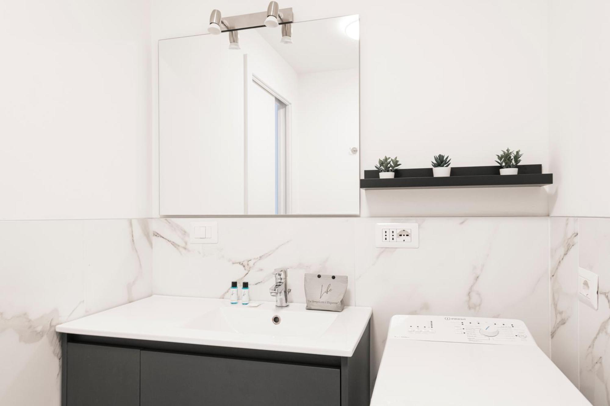 Easylife - Appartamento Elegante Moderno E Accogliente - La Tua Oasi In Citta ميلان المظهر الخارجي الصورة
